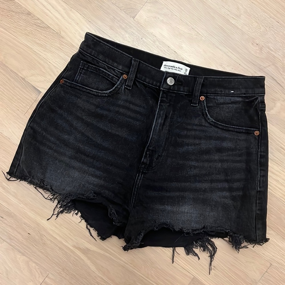 Abercrombie & Fitch Ultra High Rise Mom Short | LIKE NEW